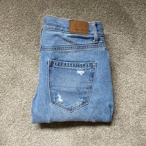 American Eagle Distressed Mom Jean - Size 00 SHORT